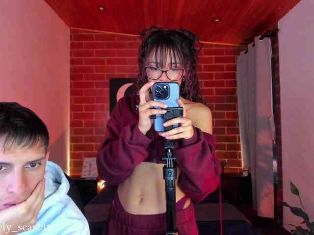 CurlyScarlett13 webcam