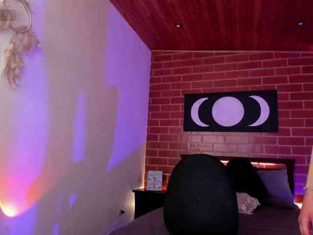 CurlyScarlett13 webcam