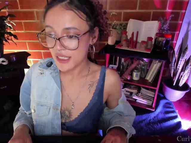 CurlyScarlett13