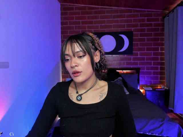 CurlyScarlett13 webcam