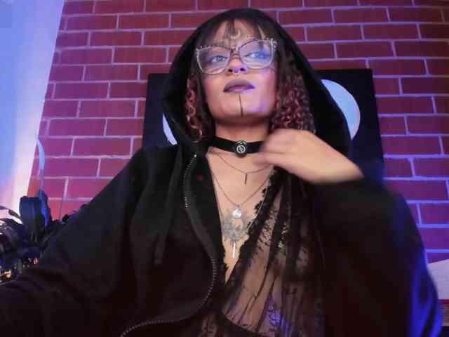 CurlyScarlett13
