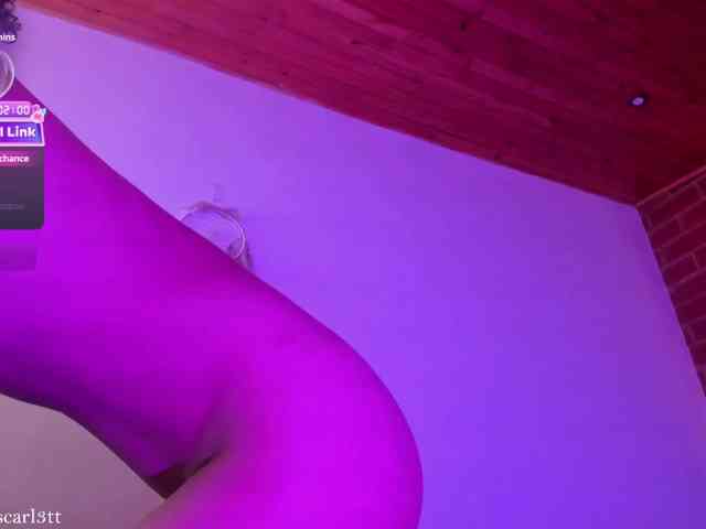 CurlyScarlett13 webcam