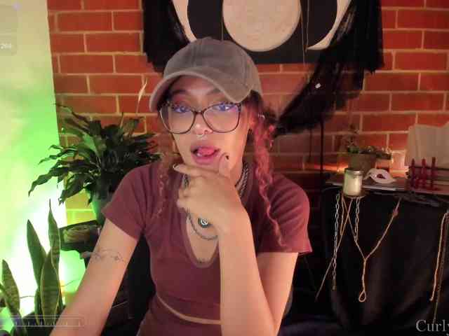 CurlyScarlett13