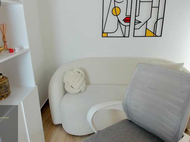 lilyboom1 live cam