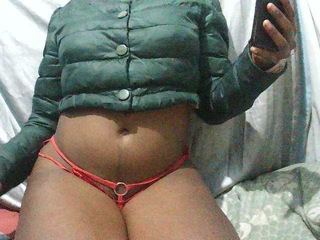 Nadjirh live cam on BongaCams