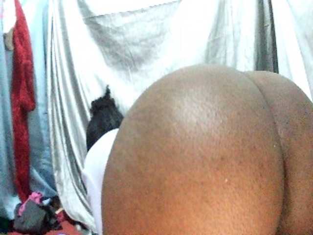 Nadjirh live cam on BongaCams