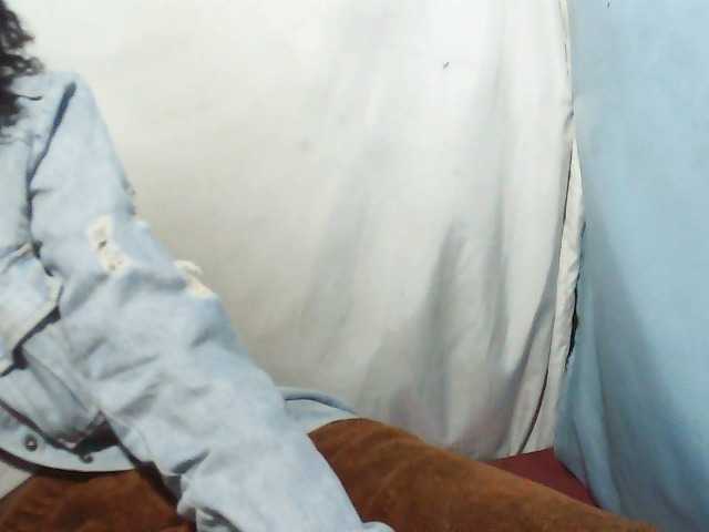 Nadjirh live cam on BongaCams
