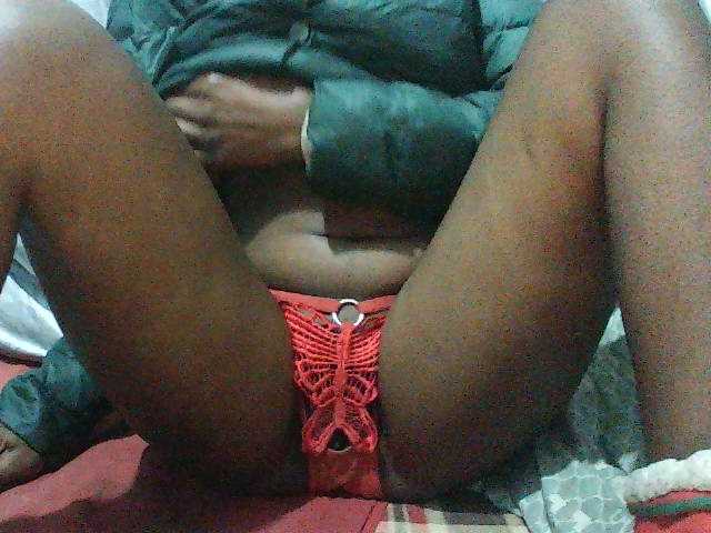 Nadjirh live cam on BongaCams