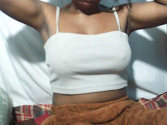 Nadjirh live cam on BongaCams