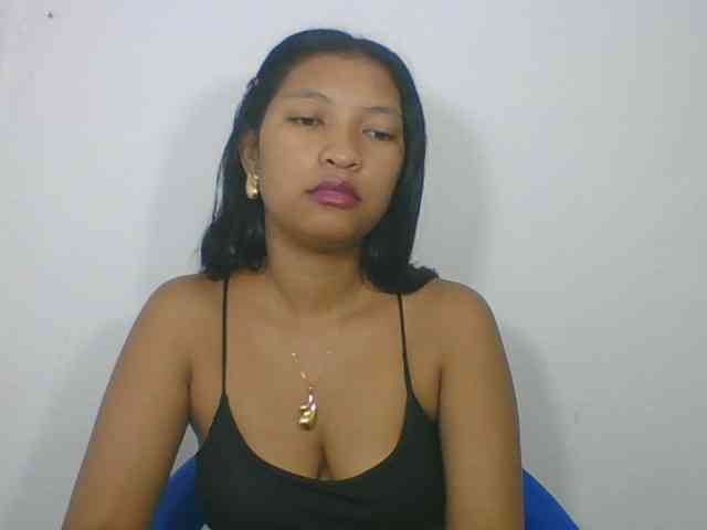 Model: Martiniah