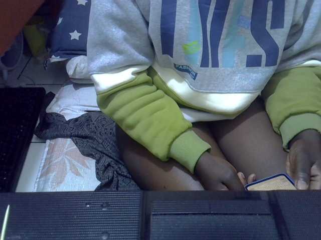 Ebonydora live cam on BongaCams