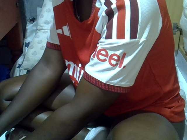 Ebonydora live cam on BongaCams