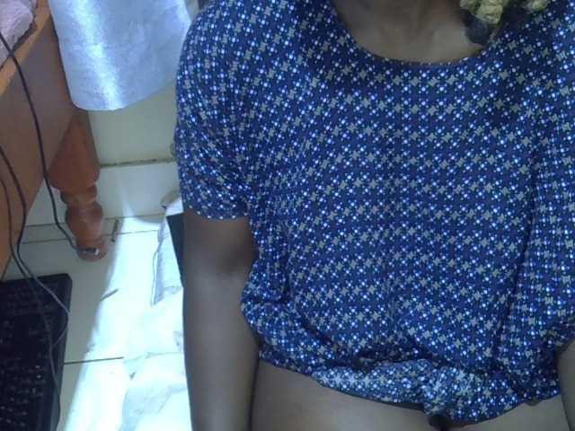 Ebonydora live cam on BongaCams