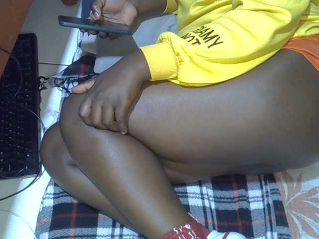 Ebonydora live cam on BongaCams