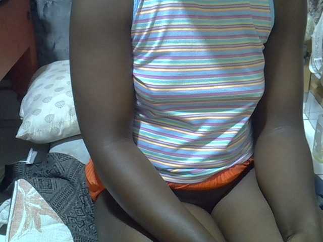 Ebonydora live webcam show