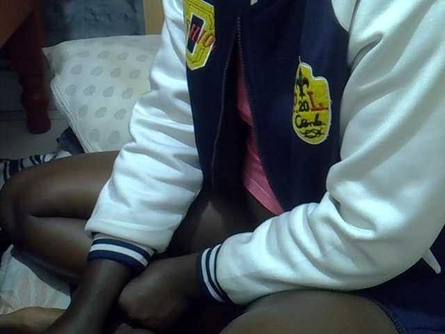 Ebonydora live cam on BongaCams