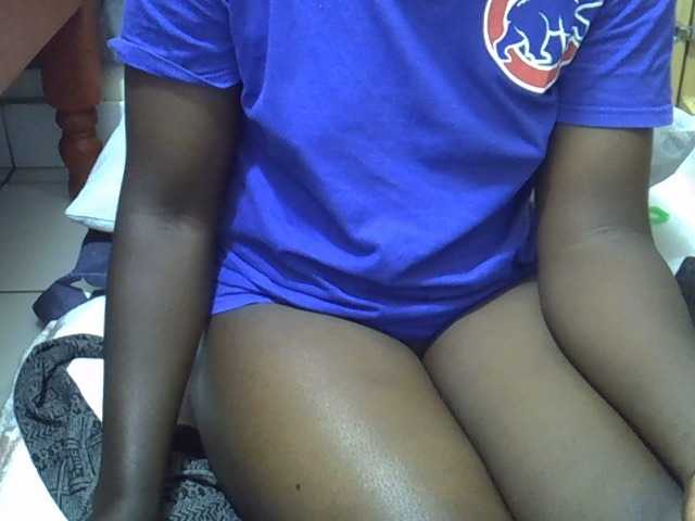 Ebonydora live cam on BongaCams