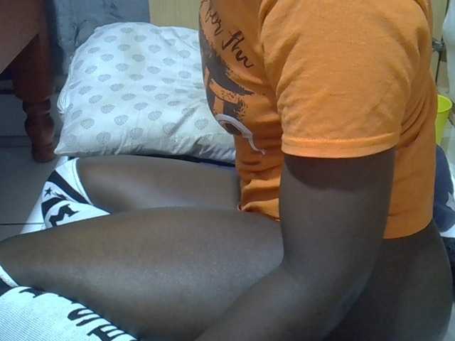 Ebonydora live cam on BongaCams