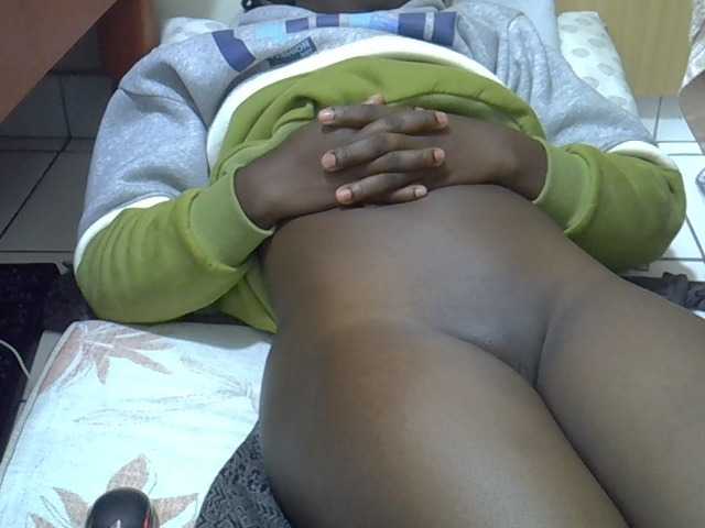 Ebonydora live cam on BongaCams