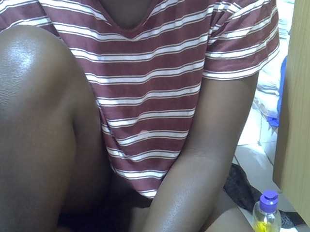 Ebonydora live webcam show