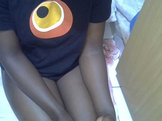 Ebonydora live cam on BongaCams
