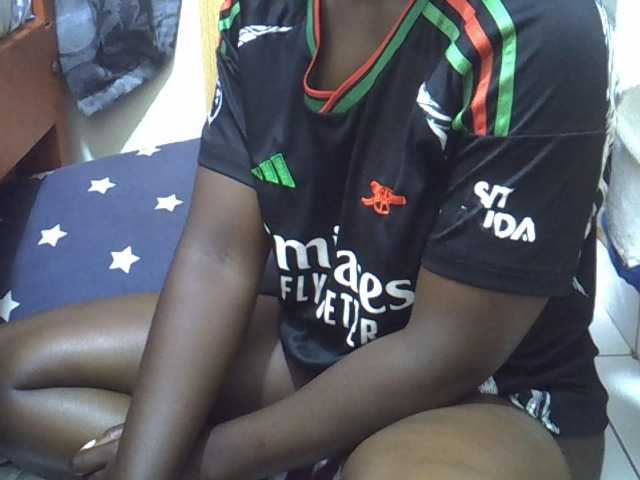 Ebonydora live cam on BongaCams