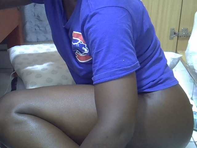 Ebonydora live cam on BongaCams