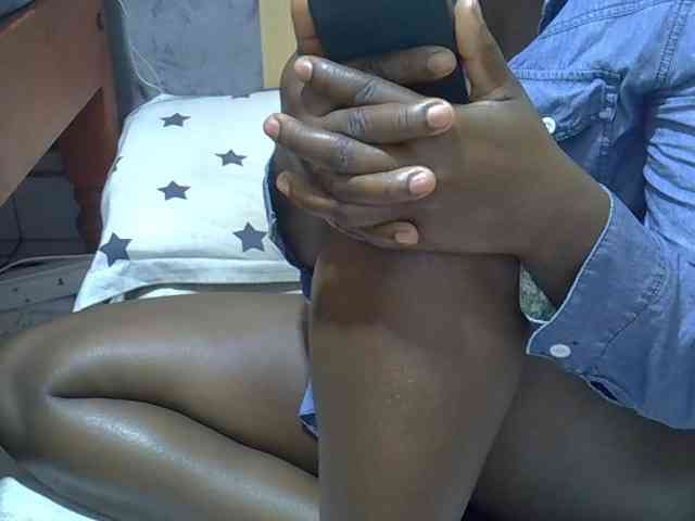 Ebonydora webcam