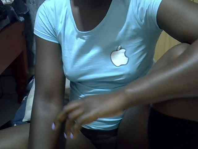 Ebonydora webcam