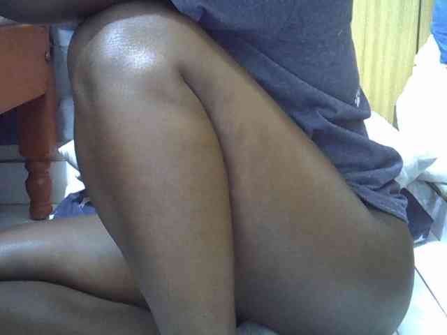 Ebonydora webcam