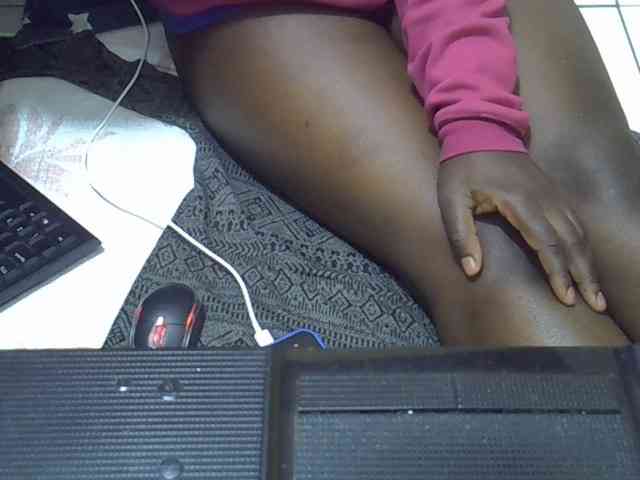 Ebonydora webcam