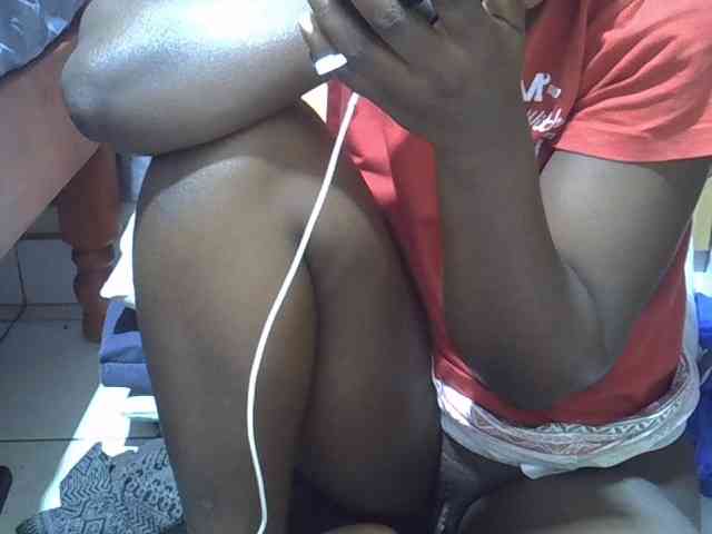Ebonydora webcam
