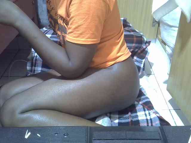 Ebonydora webcam