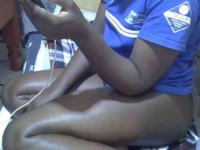 Ebonydora webcam