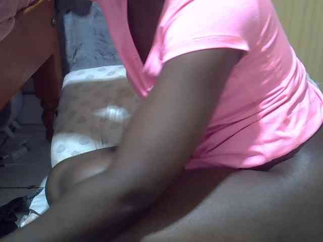 Ebonydora webcam