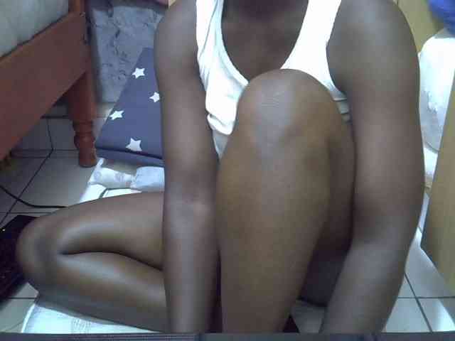 Ebonydora webcam