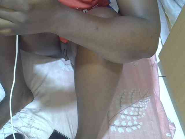Ebonydora webcam