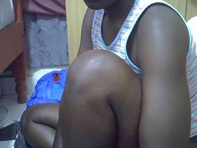Ebonydora webcam