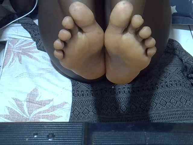 Ebonydora webcam