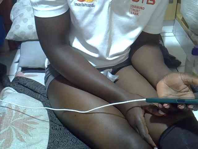 Ebonydora webcam