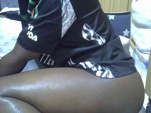 Ebonydora webcam