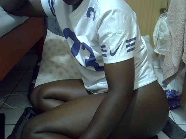 Ebonydora webcam