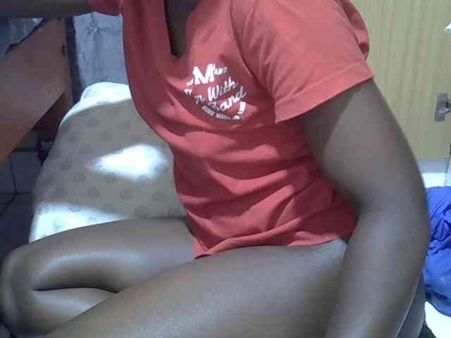 Ebonydora webcam