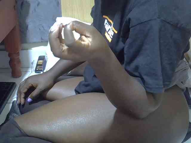 Ebonydora webcam