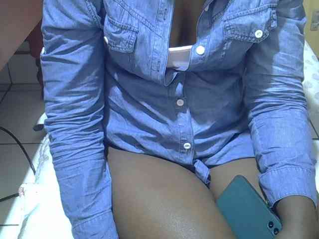 Ebonydora webcam