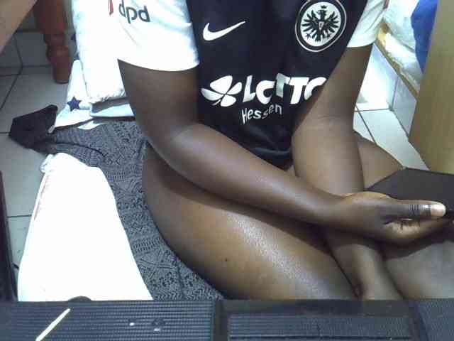 Ebonydora webcam