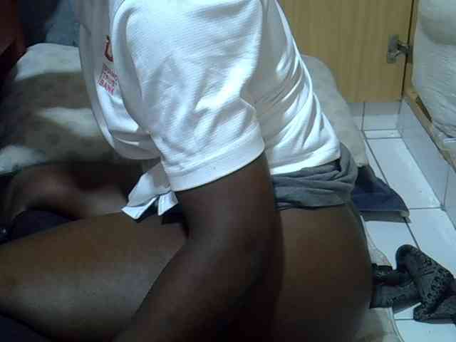 Ebonydora webcam