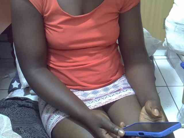 Ebonydora webcam