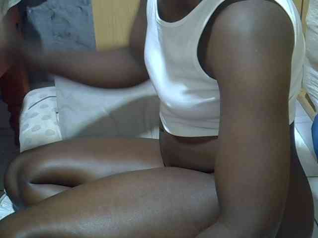 Ebonydora webcam