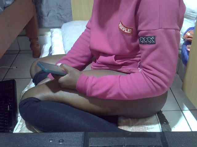 Ebonydora webcam
